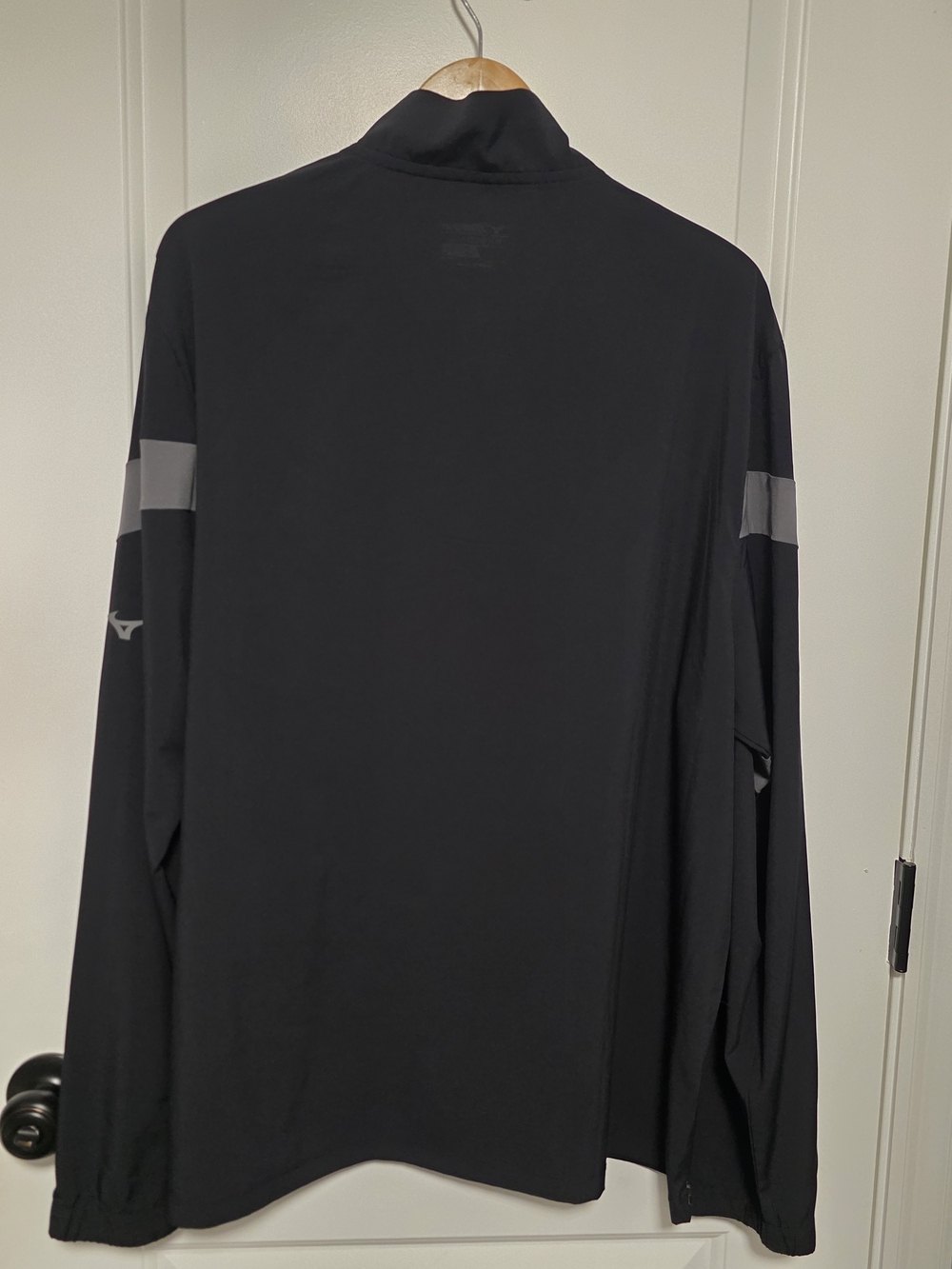 Mizuno Black Long-Sleeve Athletic Pullover with Gray Sleeve Stripes
